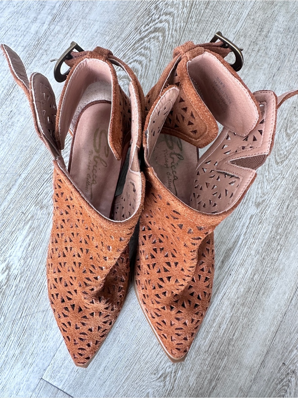 Sbicca Vintage Collection Suede Laser Cut Ankle Botties 8 - Picture 13 of 16